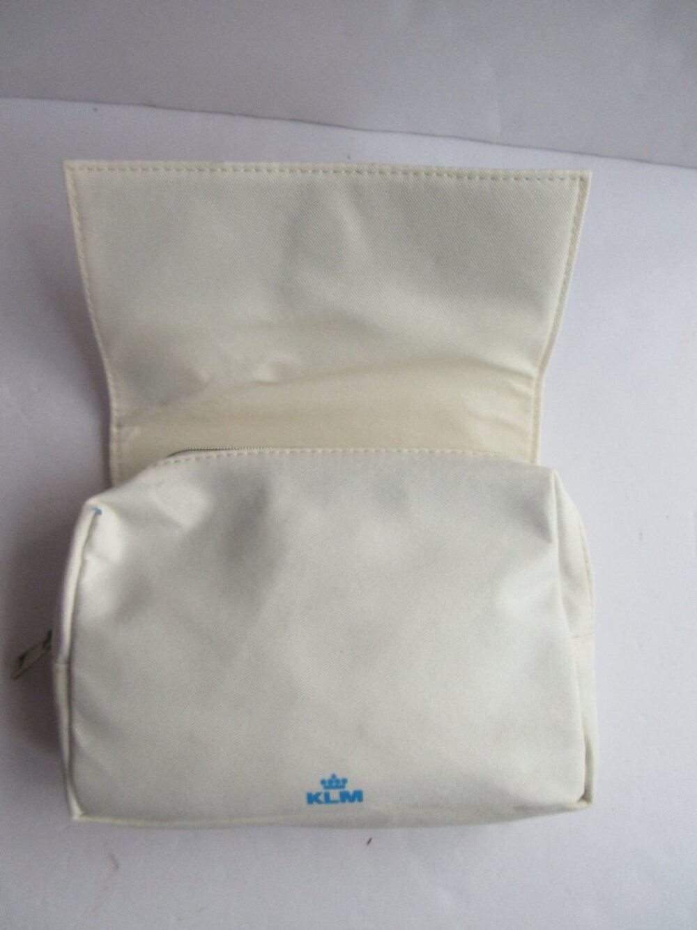 KLM Airlines Amenity Kit Pouch 11 pc White Blue Floral Design by Rijks & Rituals - Picture 3 of 14